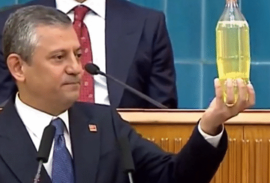Özgür Özel’den Mazot Tepkisi: “Al Sana 50 TL’lik Mazot!”