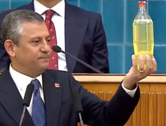 Özgür Özel’den Mazot Tepkisi: “Al Sana 50 TL’lik Mazot!”