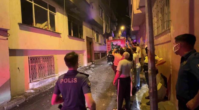 İlkadım’da Korkutan Yangın: 3 Kişi Dumandan Etkilendi, 2 Kat Kullanılamaz Hale Geldi