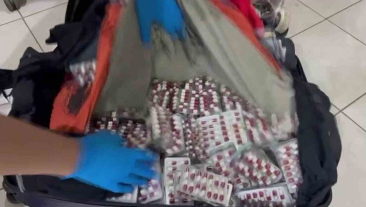 Pozantı’da Otobüste 5 Bin 642 Uyuşturucu Hap Ele Geçirildi