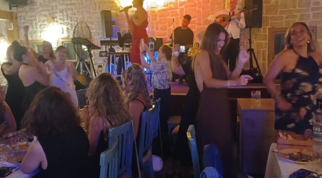 Rum Meyhanesinde Eğlencede Durmak Yok