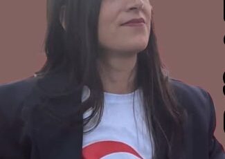 Yeni Çağ Partisi’nde Ela Çokgören Görevden Alındı.